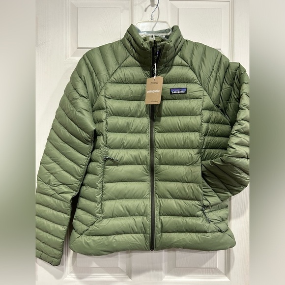 Patagonia Jackets & Blazers - Patagonia Women’s XL Down Sweater Puffer Jacket Terrain Green NWT Puff